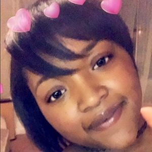 Meet your Posher, Ebony